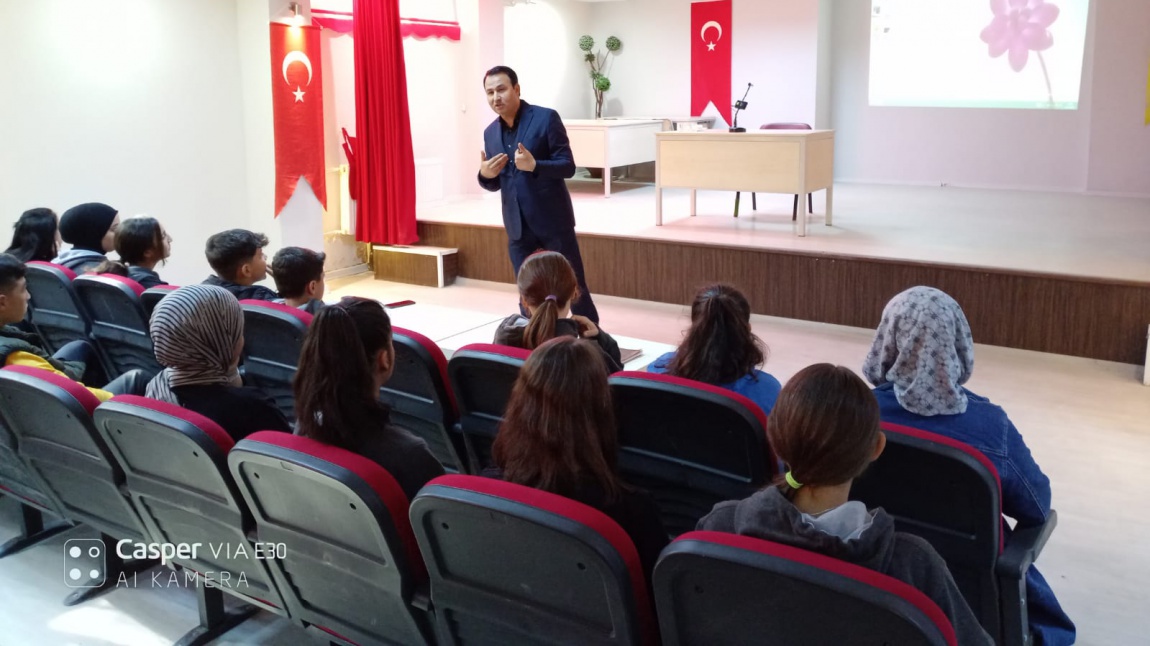 Dr. Öğr. Üyesi Mehmet Emin Çiftçi Hocamızdan öğrencilerimize yönelik '' Değerler Eğitimi '' Semineri